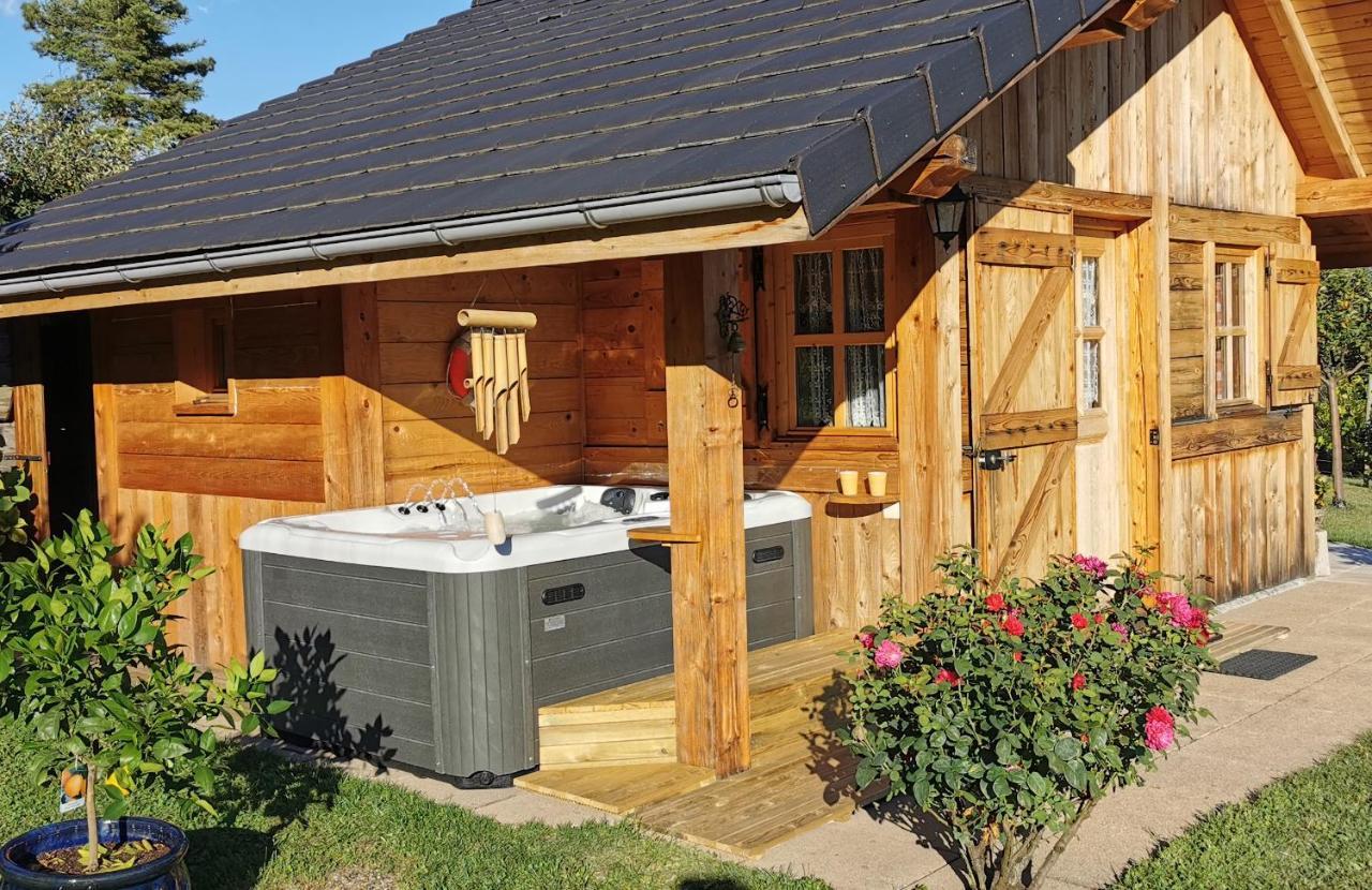 Au Petit Chalet Avec Son Spa - Escapade En Amoureux ! Cruet Exterior foto